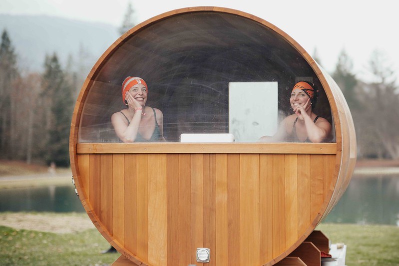 Atelier bien-être dans un sauna pendant un séminaire nature